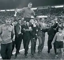 El portero Housni Benslimane ganando su primera Copa del Trono en la temporada 1958–59.