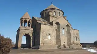 Iglesia de Santa Hripsime (Echmiadzin) (618) (&nbsp;Patrimonio de la Humanidad   (parte de «Catedral e iglesias de Echmiadzín y sitio arqueológico de Zvartnóts»)  (2000))