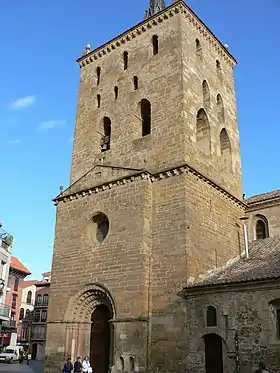 Vista de la Iglesia de Santa María del Azogue.