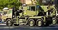 Iveco-Pegaso M.250.37WM grúa Luna GT 12-16R con cabina de conducción blindada e inhibidores de frecuencias.