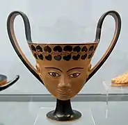 Cántaros janiforme.