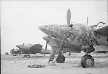 Cazas japoneses Ki-45 Toryu abandonados capturados en el aeródromo de Kallang.