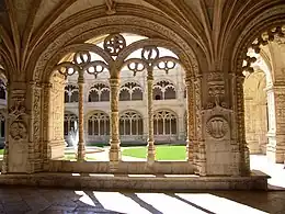 Claustro del monasterio de los Jerónimos, (c.&nbsp;1517) Diogo de Boitaca e João de Castilho, Belém.