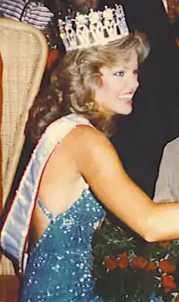 Miss EE. UU. 1983Julie Hayek, quien compitió como Miss California USA