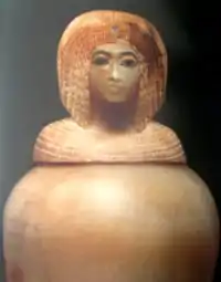 Vaso canopo con el nombre de Kiya. Museo de El Cairo.