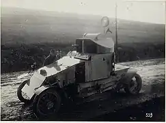 Lanchester ruso armado con un Hotchkiss QF de 37 mm, capturado por los austriacos.