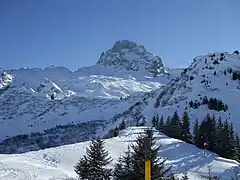 La punta Percée  visto desde el  Le Grand-Bornand