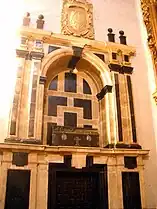 Sepulcro de la familia Lazcano