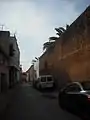 Carrer de ronda del mur oest de la muralla.