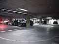El estacionamiento subterráneo del mercado.
