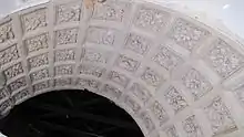 Detalle superior de un arco del monasterio, probablemente obra de Juan de Álava.