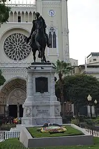 Monumento a Bolívar en el Parque Seminario