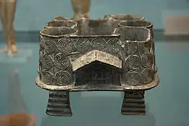 Píxide o cerno, hacia el 2500 a. C., Staatliche Antikensammlungen, Múnich.