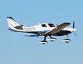 Lancair ES-P (N825F) aterrizando en el Aeropuerto de North Las Vegas.
