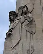 Esculturas en la Basílica del Santuario Nacional de la Pequeña Flor