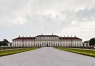 Vista frontal del Palacio Nuevo.