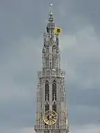 La torre norte de la Notre-Dame de Amberes  es la única que se ha completado, pero más baja de lo esperado, con solo 123&nbsp;m