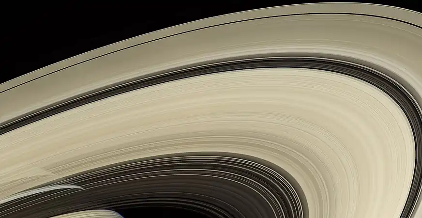 Saturno y sus anillos vistos por Cassini a una distancia de 720&nbsp;000 km.