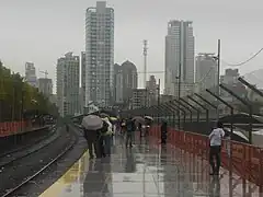 Andén provisorio de madera (ascendente)