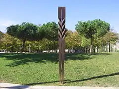 Luminaria del parque, de Beverly Pepper.