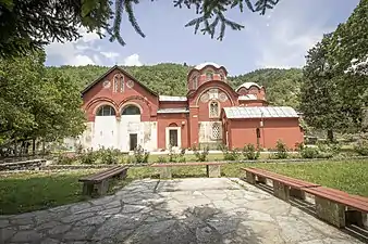 El Monasterio patriarcal de Peć es la residencia histórica de los arzobispos serbios, declarado Patrimonio de la Humanidad por la UNESCO.