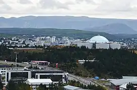 Perlan visto desde Hallgrímskirkja.
