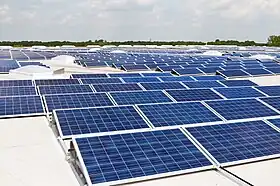 Módulos fotovoltaicos instalados sobre tejado
