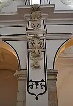 Detalle de pilastra.