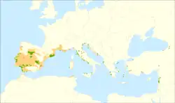 alt=Distribución del pino piñonero.
: Distribución nativa.
:✖ Población aislada.
:▲ Introducido y naturalizado.