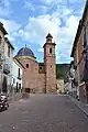 Vista del campanario y cúpula.