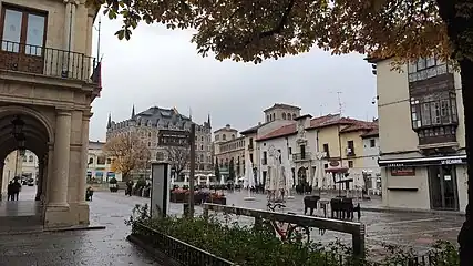 La plaza de San Marcelo fue el límite de la ciudad, que no rebasó el espacio intramuros