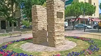 Plaza de Blas Infante, piedras monumento en memoria de Blas infante, donde se celebra el 28 de febrero el día de Andalucía