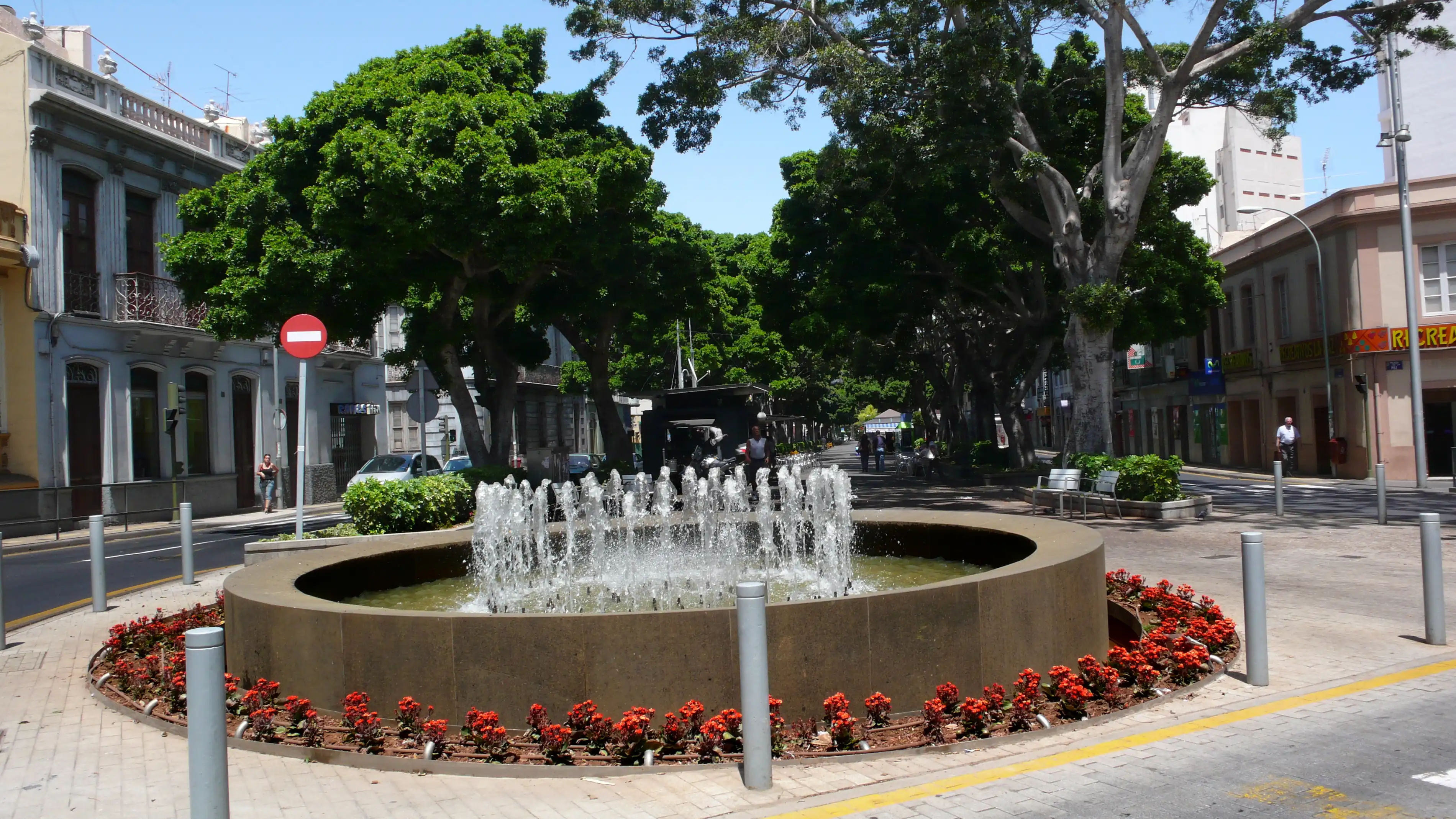 Plaza de la Paz. Comienzo de la Rambla.