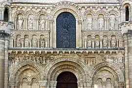 Detalle de la fachada de Notre-Dame la Grande de Poitiers (segundo cuarto del siglo&nbsp;XII)