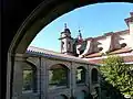Claustro e iglesia contigua de San Bartolomé