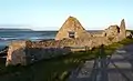Ruinas de Port Eynon Salt House – se hervía agua de mar para extraer sal para preservar pescado.