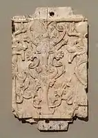 Esfinges con cabeza de carnero flanqueando un árbol sagrado, fenicio, Museo de Arte de Cleveland