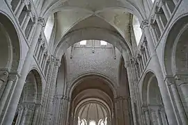 Vista del triforium y el tiburio