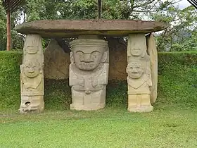 Tumba cromada de la Cultura San Agustín, Colombia, siglo&nbsp;VII&nbsp;a.&nbsp;C.