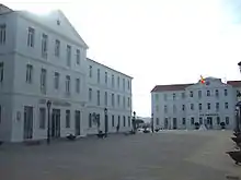 Edificio Diego Salinas y nueva Casa Consistorial.