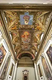 El interior de la iglesia.