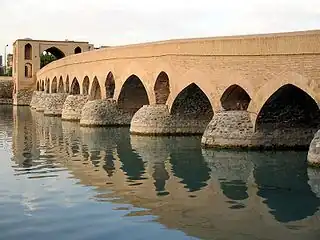 Puente de Schahrestan,