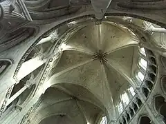 El ábside del crucero sur del transepto y su bóveda