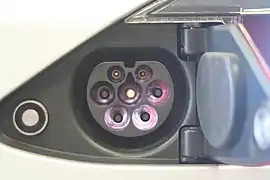 Entrada compatible Tipo 2 de 120 kW en Modelo S europeo de Tesla