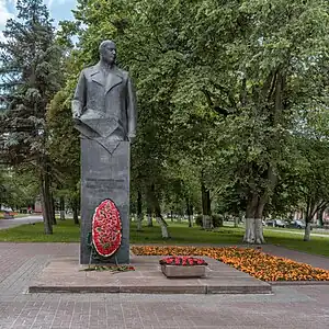 Monumento a Fiódor Tolbujin en Yaroslavl, a unos 250&nbsp;km al noreste de Moscú, en el óblast de Yaroslavl