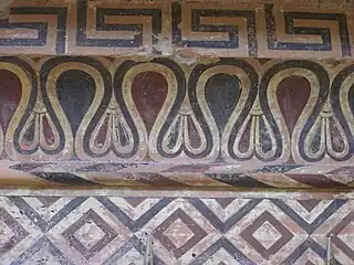 Detalle de la decoración en terracota del frontón del Tesoro de Gela. Segunda mitad del siglo&nbsp;VI&nbsp;a.&nbsp;C.