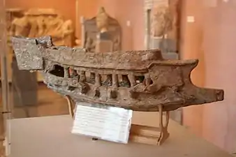 Trirreme de terracota.