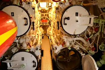 Tubos de torpedos delanteros U-995