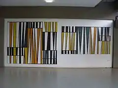 Mural de Víctor ValeraTítulo: Sin título.Año: 1956.Ubicación: Escuela de Psicología, frente a la rampa de acceso a la Escuela de Geografía.