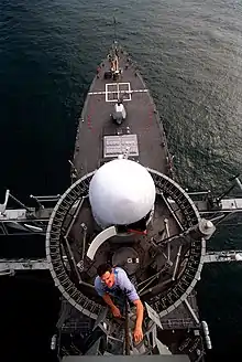 Vista desde el mástil del USS&nbsp;Carney&nbsp;(DDG-64), año 1998.